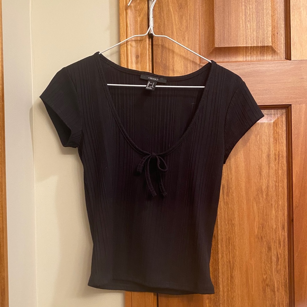 Forever 21 Black Crop Top Size Small